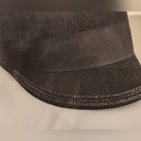 de Lux Wool Riding Hat, Black with Feather - Picture 3 of 9